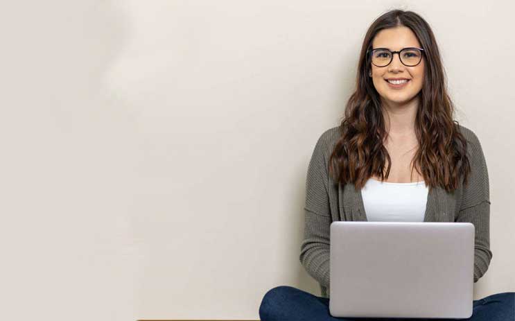 Photo: Bauer Student on a Laptop